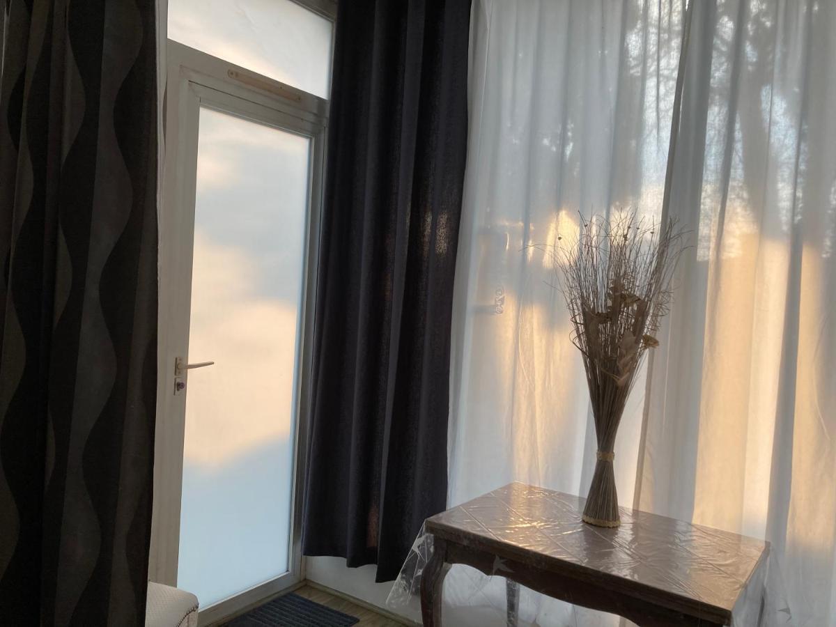 Gite Comme A La Maison Hyeres Exterior photo